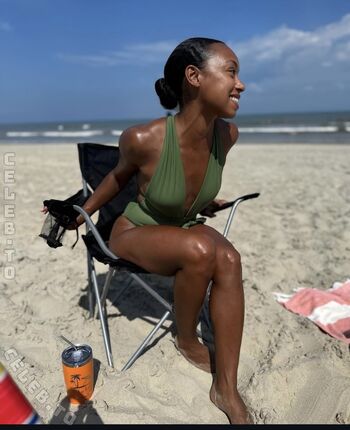 Full leaked Logan browning page private photo