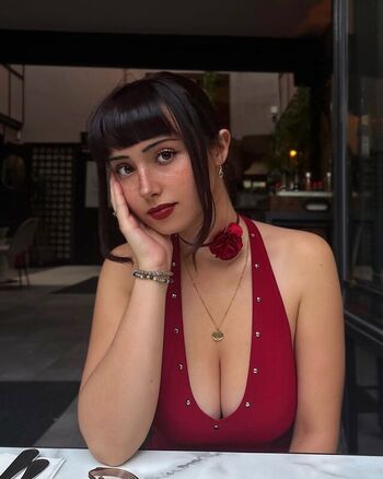 Full leaked Lois dbt private photo