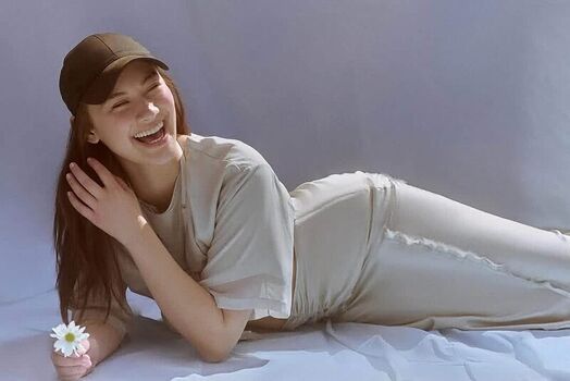 Full leaked Lola tung private photo