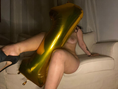 Full leaked Loloryie private photo