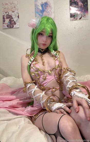 Full leaked Lolyomie page private photo