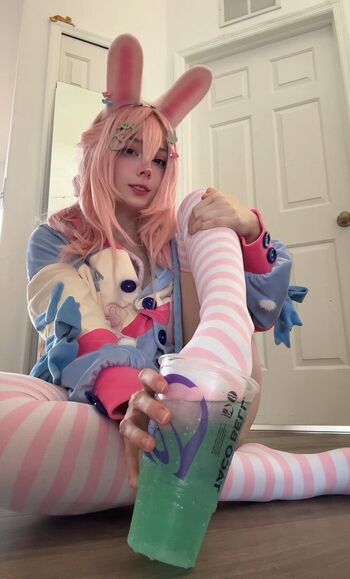 Full leaked Lolyomie private photo