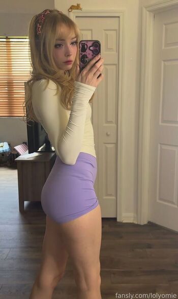 Full leaked Lolyomie page private photo