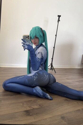 Full leaked Lolyomie private photo
