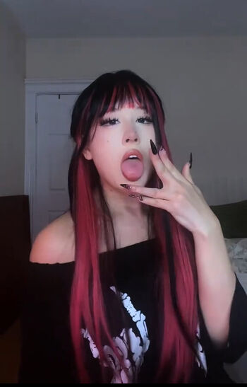 Full leaked Looksbyvee page private photo