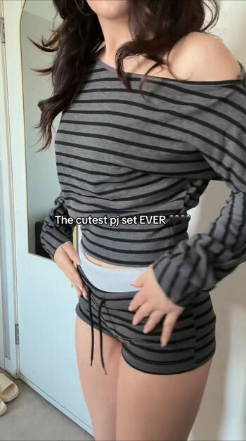 Full leaked Looksbyvee private photo