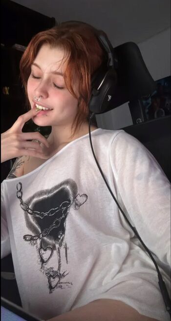 Full leaked Loopsie private photo