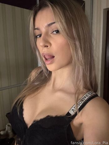 Lora Pia