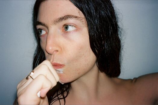 Full leaked Lorde  page private photo