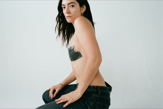 Full leaked Lorde  page private photo