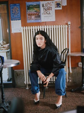 Full leaked Lorde private photo