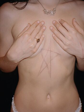 Full leaked Lorde private photo