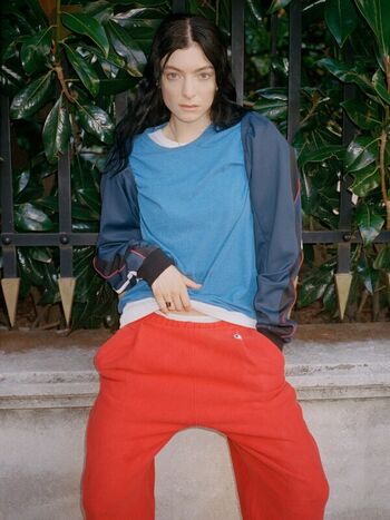 Full leaked Lorde private photo