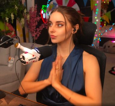 Full leaked Loserfruit private photo