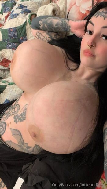 Full leaked Lotteoddities private photo