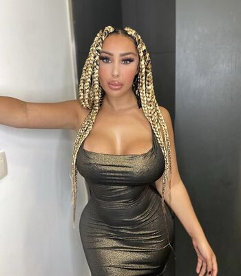 Full leaked Loubna private photo