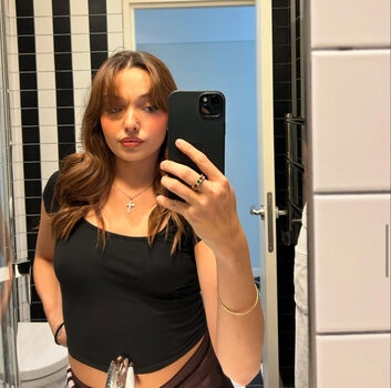 Full leaked Louisaxirzo private photo