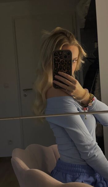 Full leaked Louise mlnn private photo