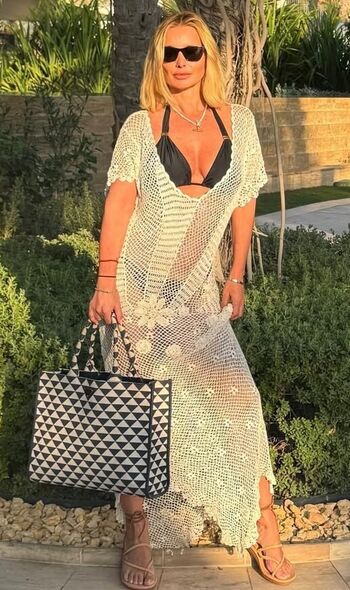 Full leaked Louise redknapp page private photo