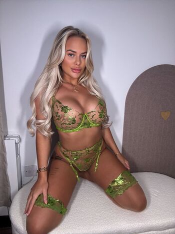 Full leaked Louiselou private photo