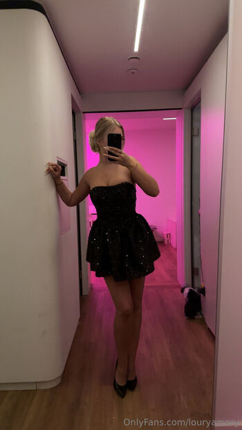 Full leaked Louryamory private photo
