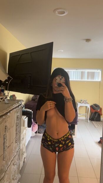 Full leaked Lovelils private photo