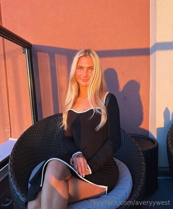 Full leaked Lovelyaveryyy private photo