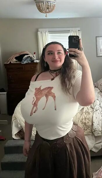 Full leaked Lovelysquirrel private photo
