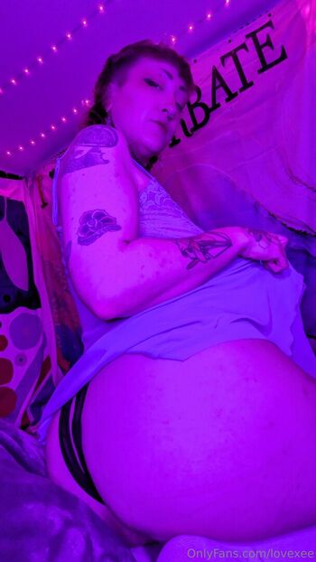 Full leaked Lovexee page private photo