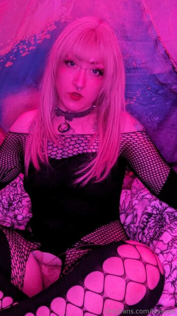 Full leaked Lovexee private photo