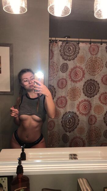 Full leaked Lovinlikelyssa private photo