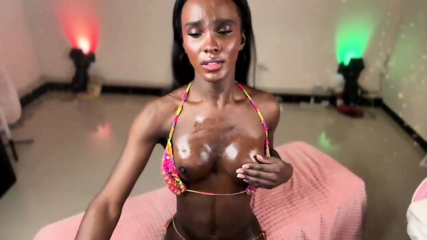 Full leaked Luanarisque private photo