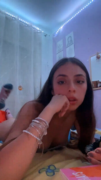Full leaked Luciaaa private photo