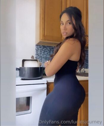 Full leaked Luciesjourney private photo