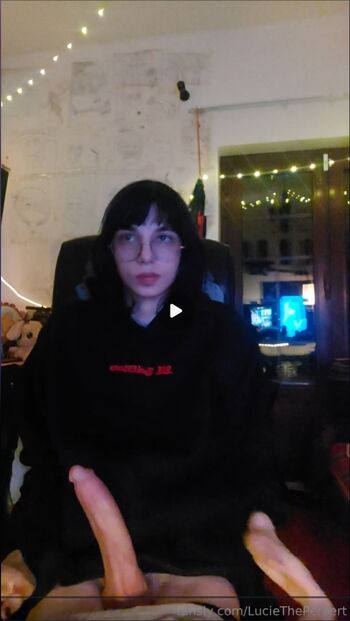 Full leaked Luciethepervert private photo