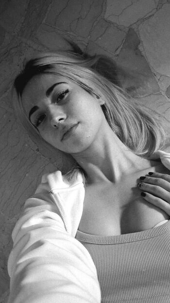 Full leaked Lucrelisa  page private photo