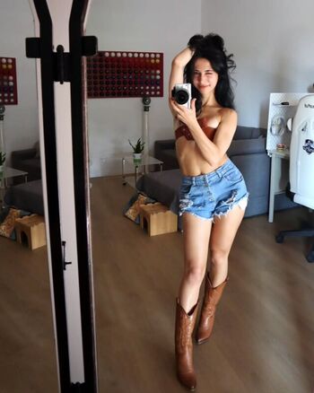 Full leaked Lucrelisa private photo