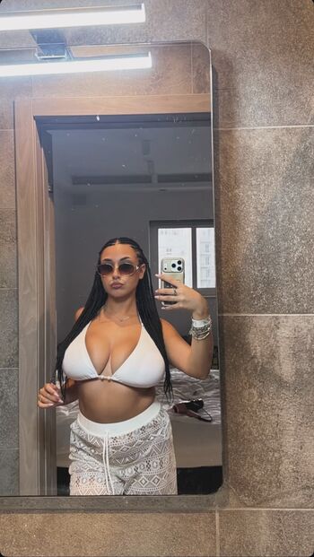 Full leaked Lucrexiia private photo