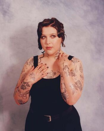Full leaked Lucy dacus private photo