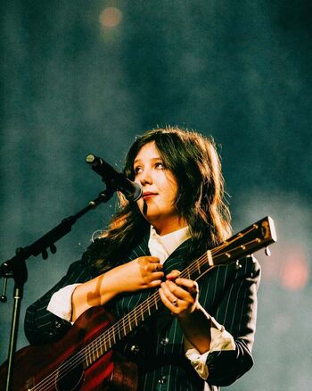 Full leaked Lucy dacus private photo