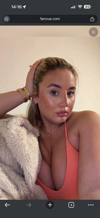 Full leaked Lucy fairwyn private photo