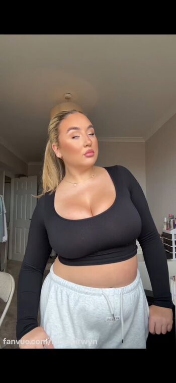 Full leaked Lucy fairwyn private photo