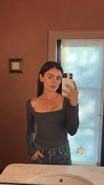 Full leaked Lucy hale private photo