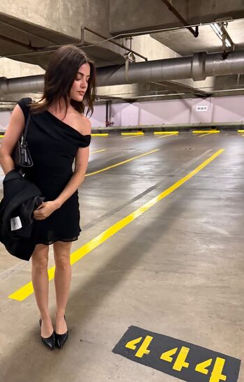 Full leaked Lucy hale private photo
