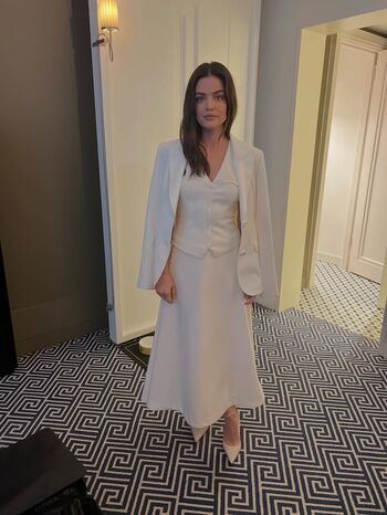 Full leaked Lucy hale private photo