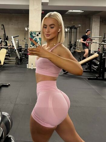 Full leaked Lucycombe private photo