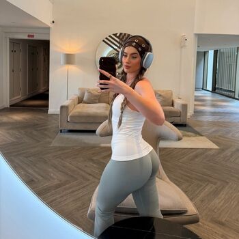 Full leaked Lucycombe private photo
