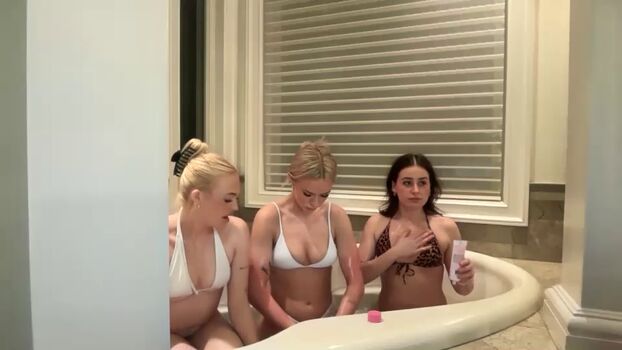 Full leaked Lucyrainexo private photo