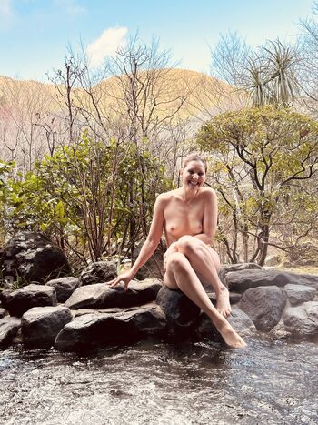 Full leaked Luisasadventure private photo