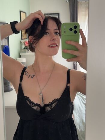 Full leaked Luna stubbs page private photo